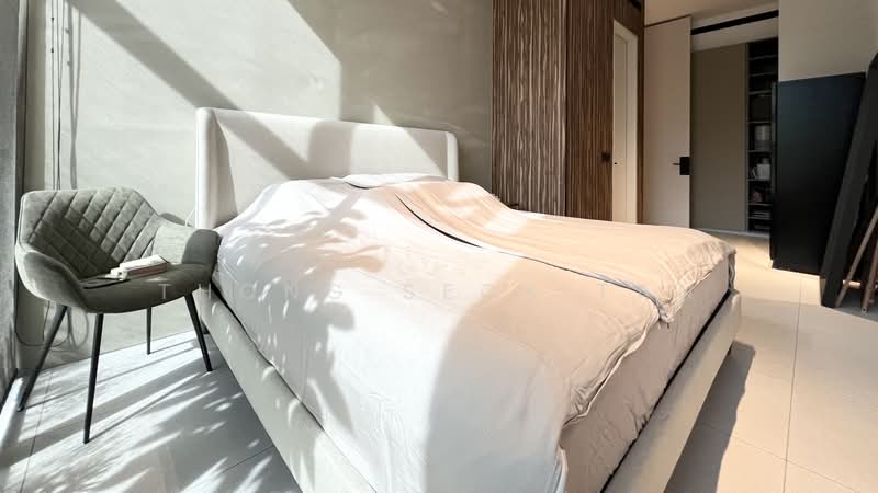 Petit Jervois, 33 Jervois Road, 2 Bedrooms, 818 sqft, Condominium For Rent, by Thong Seck Tan, 500244904 - Master Bedroom - PropertyGuru.com.sg