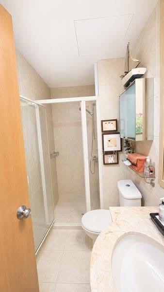 Hillview Regency, 26 Bukit Batok East Avenue 2, Room Rental, 150 sqft, Condominium For Rent, by Johnson Lim, 500244910 - Bathroom - PropertyGuru.com.sg