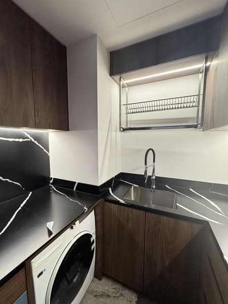 The Commodore, 61 Canberra Drive, 2 Bedrooms, 624 sqft, Condominium For Sale, by Cindy Ng, 500244911 - Kitchen - PropertyGuru.com.sg