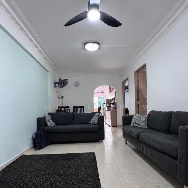 229 Bukit Batok East Avenue 3, 229 Bukit Batok East Avenue 3, Dairy Farm / Bukit Panjang / Choa Chu Kang, 2 Bedrooms, 721 sqft, HDB Flat For Sale, by Joelle Chew, 500244915 - Living (Original) - PropertyGuru.com.sg
