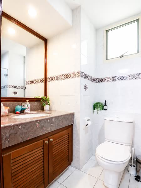 Aspen Heights, 261 River Valley Road, 3 Bedrooms, 1,324 sqft, Condominium For Rent, by Gabriel Ong, 500244920 - Bathroom - PropertyGuru.com.sg