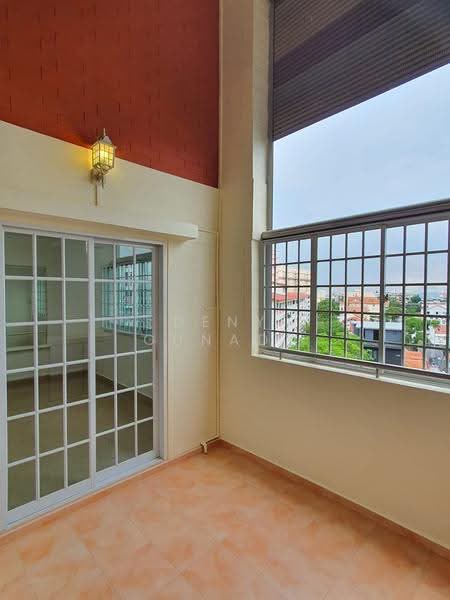 108 Lengkong Tiga, 108 Lengkong Tiga, 4 Bedrooms, 1,571 sqft, HDB Flat For Rent, by Deny Gunady, 500244923 - Balcony - PropertyGuru.com.sg