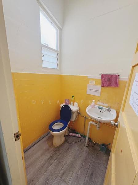 727 ANG MO KIO AVENUE 6, Ang Mo Kio / Bishan / Thomson, 893 sqft, Shop / Shophouse For Rent, by Dylan Poh, 500244929 - Bathroom - CommercialGuru.com.sg