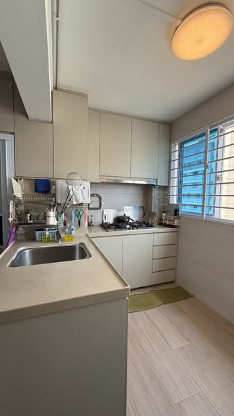 3 Lorong Lew Lian, 3 Lorong Lew Lian, 2 Bedrooms, 779 sqft, HDB Flat For Sale, by Joji Lin, 500244930 - Kitchen - PropertyGuru.com.sg