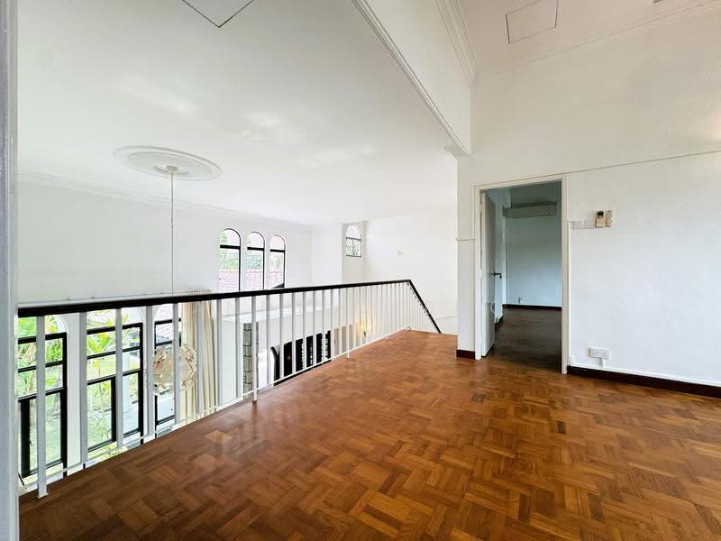 ★ 𝗟𝗮𝗻𝗱𝗲𝗱 𝗘𝘅𝗰𝗲𝗹𝗹𝗲𝗻𝗰𝗲 ★ RARE ELEVATED 8,336 SQFT DETACHED LAND FOR REBUILD IN D10, Jalan Jelita | Holland Grove | Mount Sinai Drive, 6 Bedrooms, 4,000 sqft, Detached House For Sale, by Andy Cheng, 500244931 - Interior - PropertyGuru.com.sg