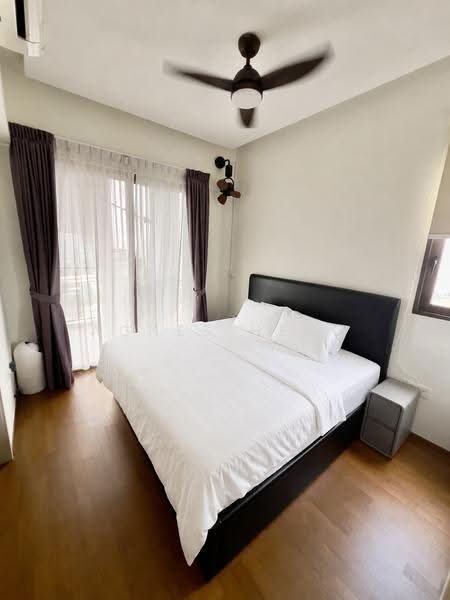 Kovan Regency, 2 Kovan Rise, 2 Bedrooms, 990 sqft, Condominium For Sale, by Agnes Heng, 500244936 - Master Bedroom - PropertyGuru.com.sg
