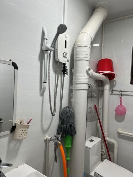 229 Pending Road, 229 Pending Road, Room Rental, 100 sqft, HDB Flat For Rent, by Ying Ying Cheng, 500244939 - Bathroom - PropertyGuru.com.sg