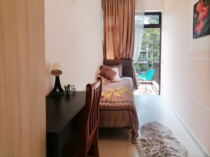 Varsity Park Condominium, 62 West Coast Road, 3 Bedrooms, 1,399 sqft, Condominium For Sale, by Andrew Yew, 500244949 - Bedroom - PropertyGuru.com.sg