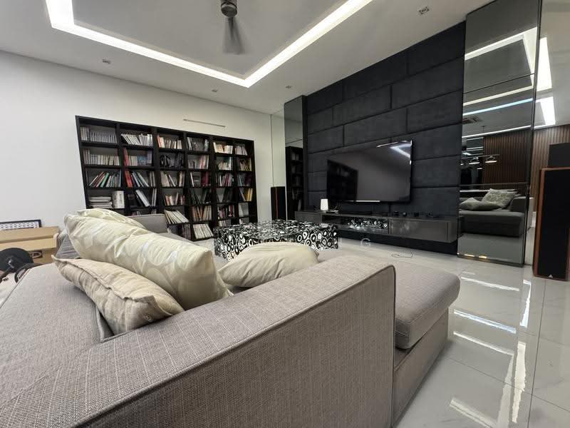 LANDED7772 @ Renovated Semi-D at Serangoon Garden Estate, Hougang / Punggol / Sengkang, 5 Bedrooms, 6,000 sqft, Semi-Detached House For Sale, by Agnes Ng, 500244956 - Living Room - PropertyGuru.com.sg