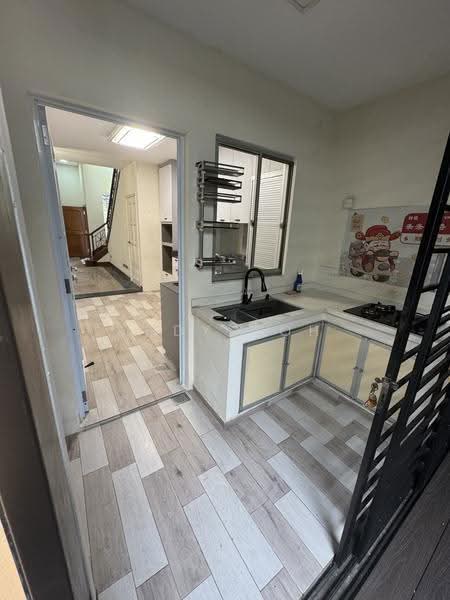 Eng Kong Park, Eng Kong Road, Clementi Park / Upper Bukit Timah, 7 Bedrooms, 2,800 sqft, Terraced House For Sale, by Andy Goh, 500244959 - Kitchen - PropertyGuru.com.sg