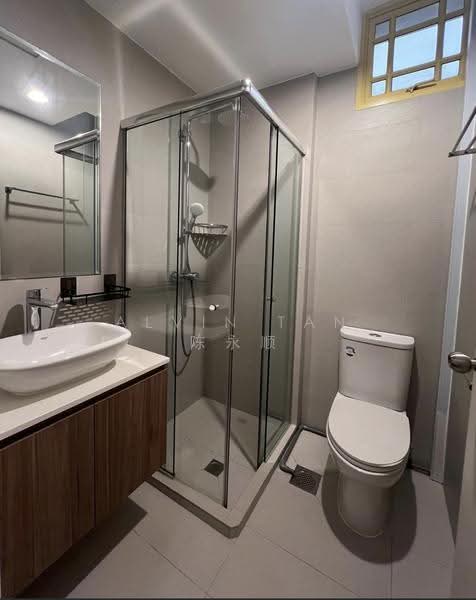 Orange Regency, 101 Fernhill Road, Tanglin / Holland / Bukit Timah, 4 Bedrooms, 1,776 sqft, Apartment For Rent, by Alvin Tan 陈永顺, 500244962 - Bathroom - PropertyGuru.com.sg