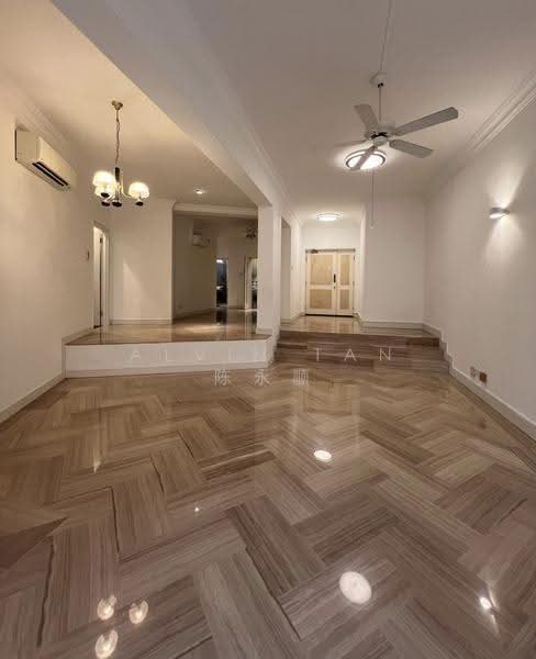 Orange Regency, 101 Fernhill Road, Tanglin / Holland / Bukit Timah, 4 Bedrooms, 1,776 sqft, Apartment For Rent, by Alvin Tan 陈永顺, 500244962 - Living Room - PropertyGuru.com.sg