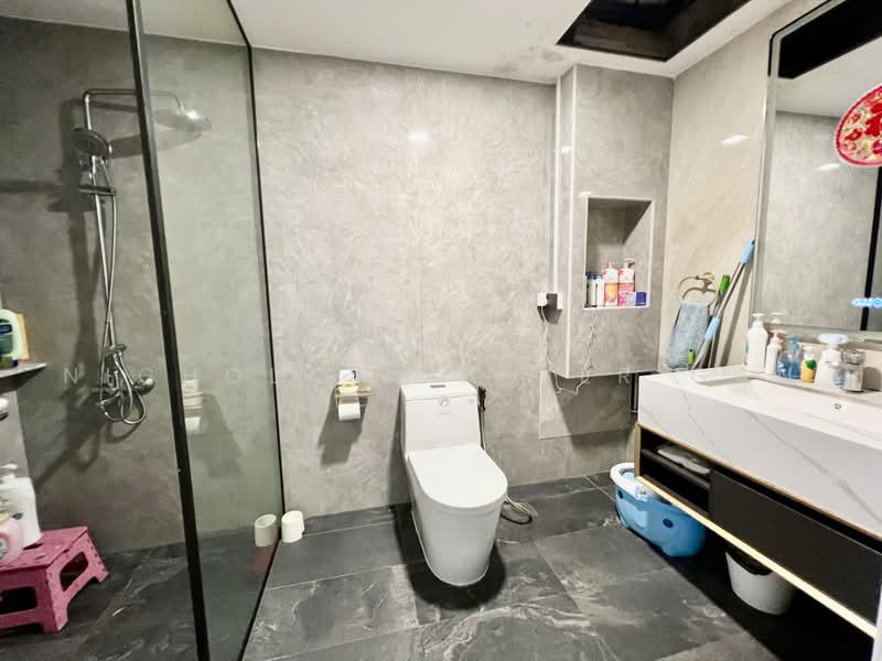 SUPERB LOCATION Freehold Terrace Near MRT | 1km to Tao Nan, CHIJ Katong & Ngee Ann Pri, East Coast Road, Marine Terrace, Telok Kurau Road, Still Road, St Patrick's Road, East Coast / Marine Parade, 5 Bedrooms, 3,220 sqft, Terraced House For Sale, by Nicholas Xavier Gan, 500244967 - Bathroom - PropertyGuru.com.sg