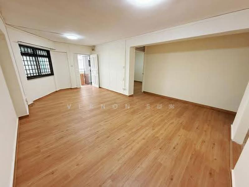898B Woodlands Drive 50, 898B Woodlands Drive 50, Admiralty / Woodlands, 3 Bedrooms, 1,076 sqft, HDB Flat For Sale, by Vernon Sun, 500244982 - Living Room - PropertyGuru.com.sg