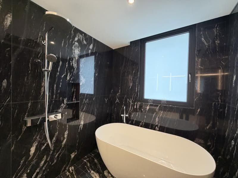 Brand New & Luxury, 5 levels with Lift & Pool, grand living hall with super high ceiling, walk to Tan Kah Kee MRT - call 8130 3636 to view now!, Newton / Novena, 6 Bedrooms, 9,600 sqft, Bungalow House For Sale, by Kim Yan 金燕, 500244988 - Bathroom - PropertyGuru.com.sg
