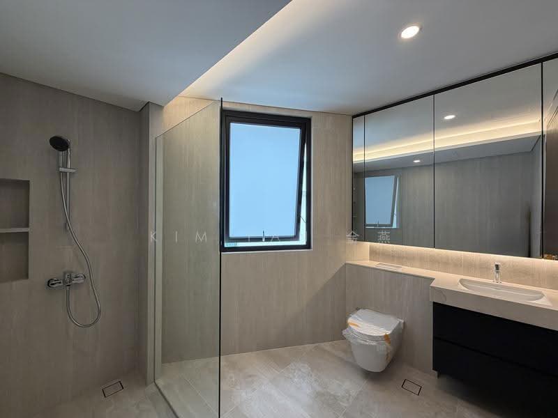 Brand New & Luxury, 5 levels with Lift & Pool, grand living hall with super high ceiling, walk to Tan Kah Kee MRT - call 8130 3636 to view now!, Newton / Novena, 6 Bedrooms, 9,600 sqft, Bungalow House For Sale, by Kim Yan 金燕, 500244988 - Bathroom - PropertyGuru.com.sg