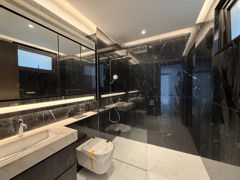 Brand New & Luxury, 5 levels with Lift & Pool, grand living hall with super high ceiling, walk to Tan Kah Kee MRT - call 8130 3636 to view now!, Newton / Novena, 6 Bedrooms, 9,600 sqft, Bungalow House For Sale, by Kim Yan 金燕, 500244988 - Bathroom - PropertyGuru.com.sg