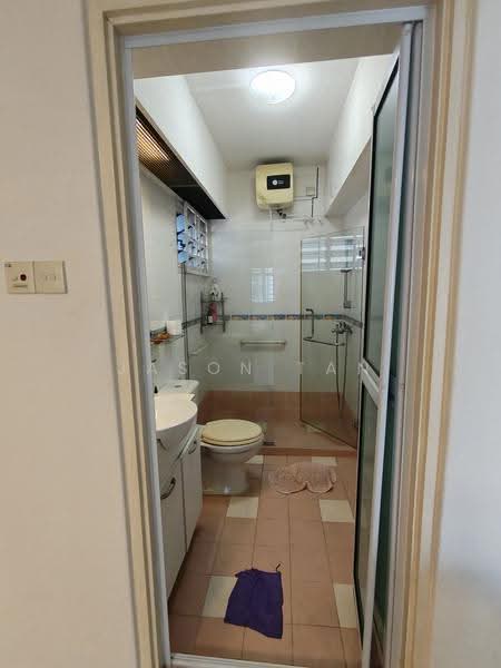 620 Bukit Batok Central, 620 Bukit Batok Central, 3 Bedrooms, 1,184 sqft, HDB Flat For Sale, by Jason Tan, 500244994 - Bathroom - PropertyGuru.com.sg