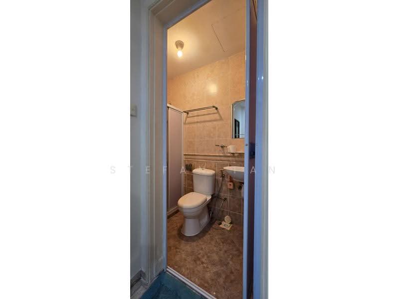 Limau Park, 22 Jalan Limau Bali, Room Rental, 160 sqft, Condominium For Rent, by Stefan Tan, 500244996 - Bathroom - PropertyGuru.com.sg