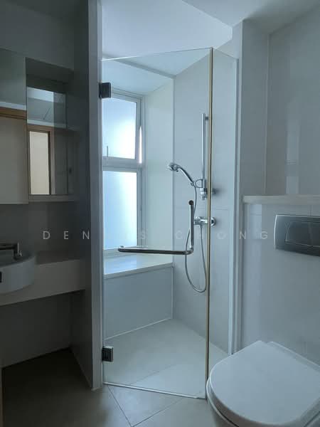 Parc Emily, 7 Mount Emily Road, Orchard / River Valley, 2 Bedrooms, 900 sqft, Condominium For Rent, by Dennis Chong, 500244997 - Bathroom - PropertyGuru.com.sg