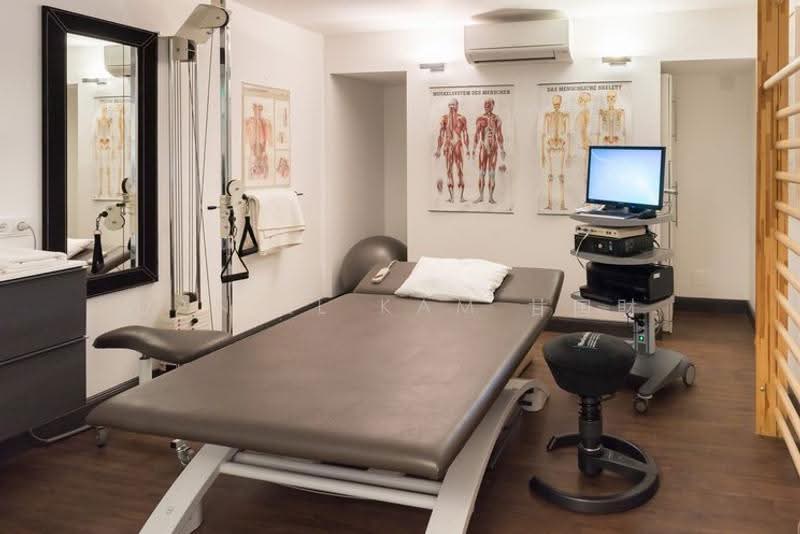 Clinics, medical specialists sale, Newton / Novena, 1,000 sqft, Medical For Sale, by Daniel Kam 甘囯財, 500245006 - CommercialGuru.com.sg