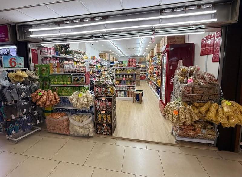 Lucky Plaza, 304 Orchard Road, Orchard / River Valley, 549 sqft, Mall Shop For Rent, by Alice Yeo, 500245019 - Interior - CommercialGuru.com.sg