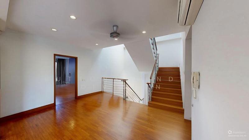 Mandarin Park Corner Semi-D Walk to MRT, Malls, Pei Hwa Pri School, , 6 Bedrooms, 4,300 sqft, Semi-Detached House For Sale, by HT Lee, 500245023 - Level 2 landing - PropertyGuru.com.sg
