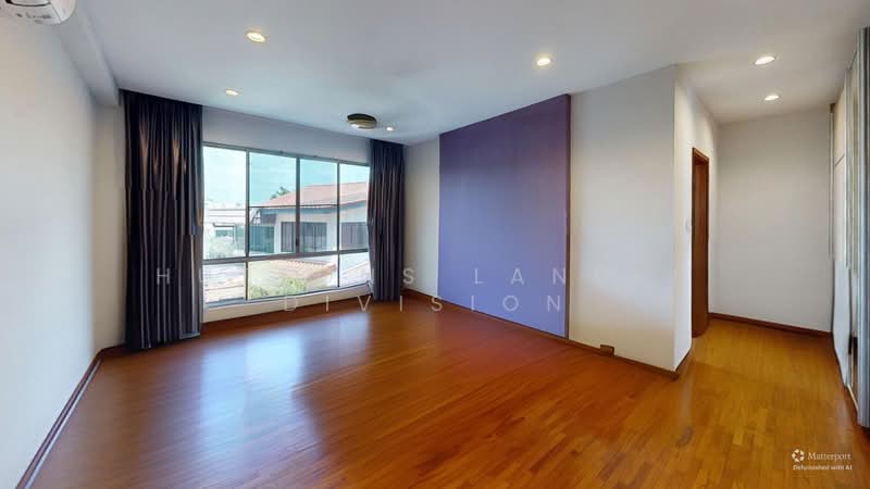 Mandarin Park Corner Semi-D Walk to MRT, Malls, Pei Hwa Pri School, , 6 Bedrooms, 4,300 sqft, Semi-Detached House For Sale, by HT Lee, 500245023 - Master bedroom - PropertyGuru.com.sg