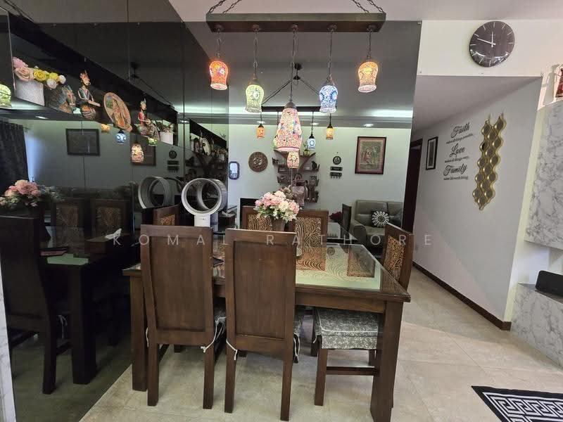 La Casa, 62 Woodlands Drive 16, 3 Bedrooms, 1,163 sqft, Condominium For Rent, by Komal Rathore, 500245024 - Dining Room - PropertyGuru.com.sg