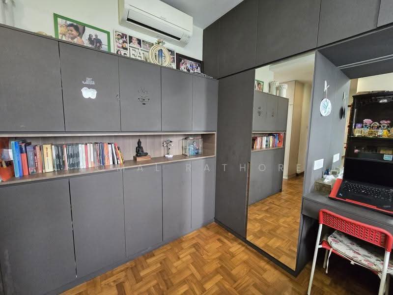 La Casa, 62 Woodlands Drive 16, 3 Bedrooms, 1,163 sqft, Condominium For Rent, by Komal Rathore, 500245024 - Study - PropertyGuru.com.sg