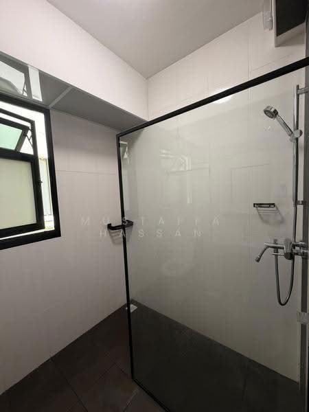 662A Tampines Street 64, 662A Tampines Street 64, Pasir Ris / Tampines, 2 Bedrooms, 1,100 sqft, HDB Flat For Rent, by Mustaffa Hassan, 500245028 - Bathroom - PropertyGuru.com.sg