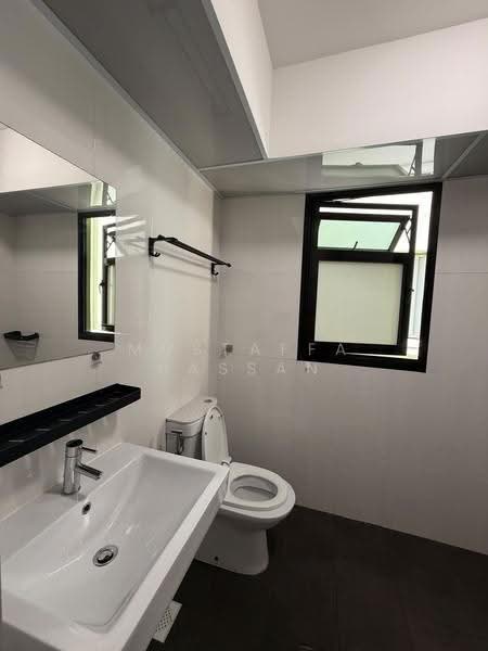 662A Tampines Street 64, 662A Tampines Street 64, Pasir Ris / Tampines, 2 Bedrooms, 1,100 sqft, HDB Flat For Rent, by Mustaffa Hassan, 500245028 - Bathroom - PropertyGuru.com.sg