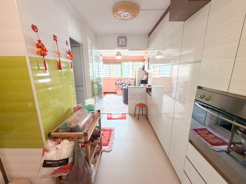 328 Yishun Ring Road, 328 Yishun Ring Road, Sembawang / Yishun, 4 Bedrooms, 1,571 sqft, HDB Flat For Sale, by JOREEN LIM, 500245032 - Kitchen - PropertyGuru.com.sg