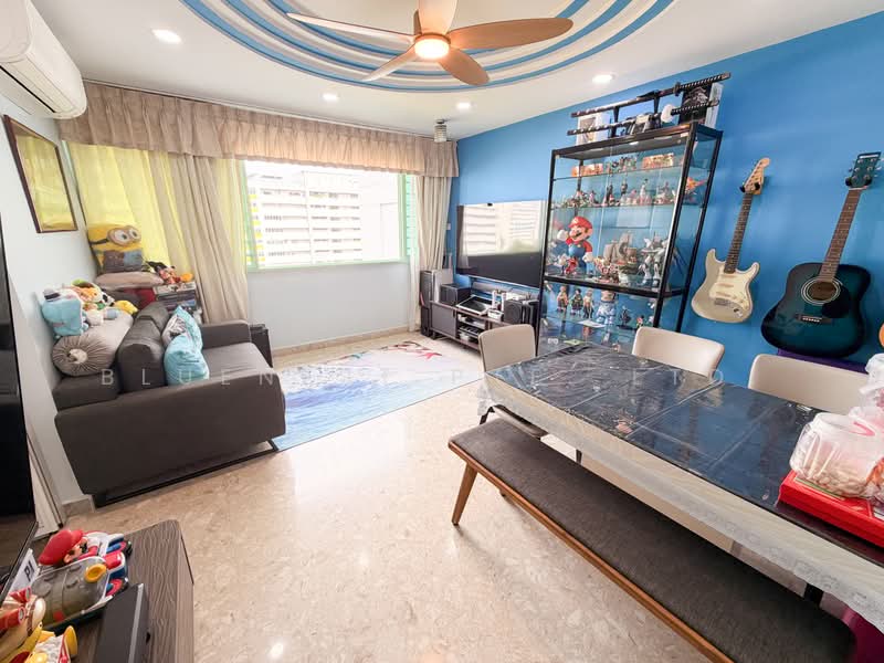 328 Yishun Ring Road, 328 Yishun Ring Road, Sembawang / Yishun, 4 Bedrooms, 1,571 sqft, HDB Flat For Sale, by JOREEN LIM, 500245032 - Living Room - PropertyGuru.com.sg