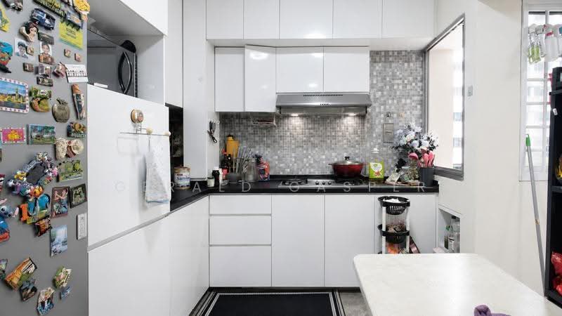 879 Woodlands Street 82, 879 Woodlands Street 82, Admiralty / Woodlands, 4 Bedrooms, 1,345 sqft, HDB Flat For Sale, by Gerald Gasper, 500245037 - Kitchen - PropertyGuru.com.sg