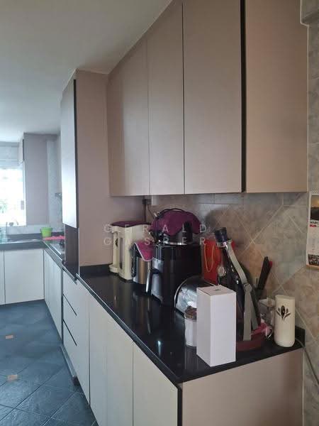 10 Teck Whye Avenue, 10 Teck Whye Avenue, 2 Bedrooms, 721 sqft, HDB Flat For Sale, by Gerald Gasper, 500245043 - Kitchen - PropertyGuru.com.sg