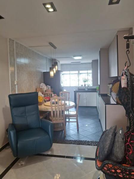 10 Teck Whye Avenue, 10 Teck Whye Avenue, 2 Bedrooms, 721 sqft, HDB Flat For Sale, by Gerald Gasper, 500245043 - Living Room - PropertyGuru.com.sg