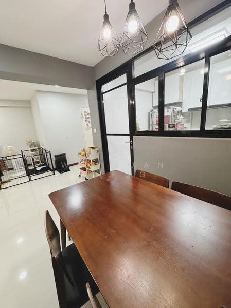 693A Woodlands Avenue 6, 693A Woodlands Avenue 6, 3 Bedrooms, 990 sqft, HDB Flat For Sale, by Wee Kuan Hoe (Eugene), 500245048 - Dining Room - PropertyGuru.com.sg