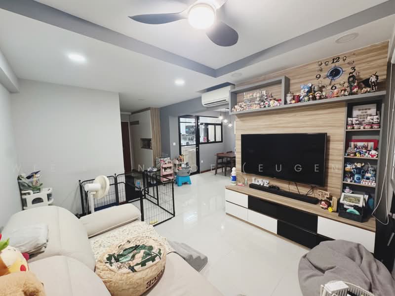 693A Woodlands Avenue 6, 693A Woodlands Avenue 6, 3 Bedrooms, 990 sqft, HDB Flat For Sale, by Wee Kuan Hoe (Eugene), 500245048 - Spacious Living Room - PropertyGuru.com.sg