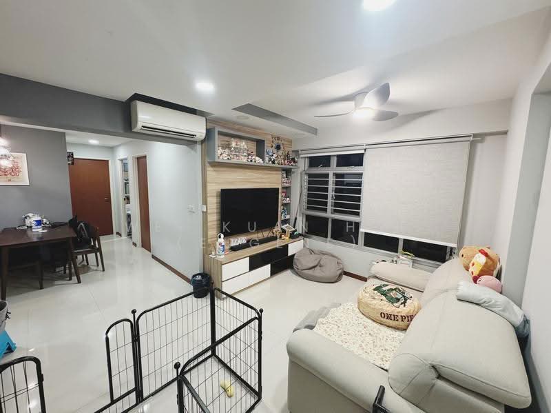 693A Woodlands Avenue 6, 693A Woodlands Avenue 6, 3 Bedrooms, 990 sqft, HDB Flat For Sale, by Wee Kuan Hoe (Eugene), 500245048 - Living Room - PropertyGuru.com.sg