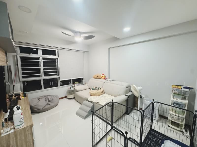 693A Woodlands Avenue 6, 693A Woodlands Avenue 6, 3 Bedrooms, 990 sqft, HDB Flat For Sale, by Wee Kuan Hoe (Eugene), 500245048 - Living Room - PropertyGuru.com.sg