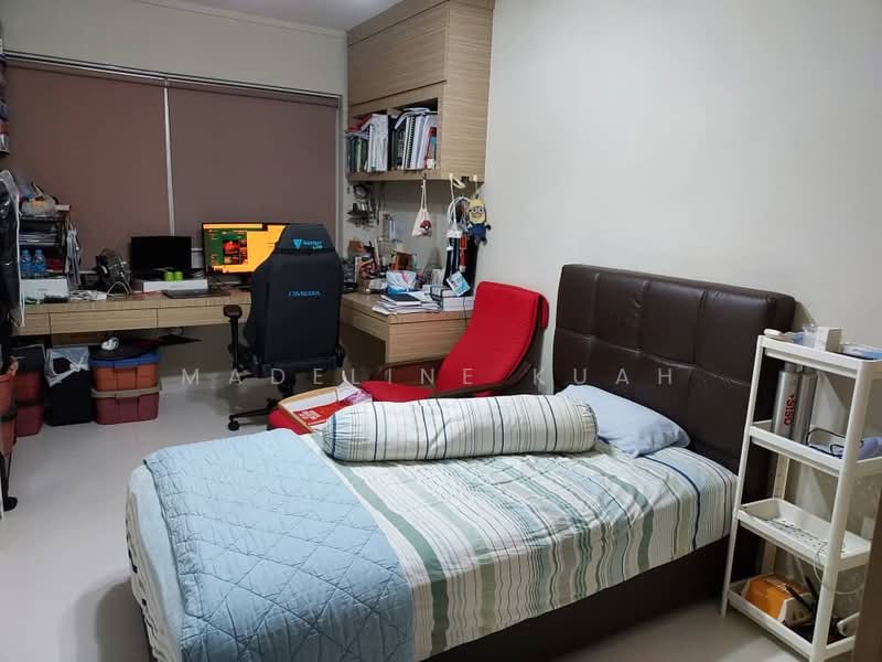 213 Petir Road, 213 Petir Road, Dairy Farm / Bukit Panjang / Choa Chu Kang, 3 Bedrooms, 1,313 sqft, HDB Flat For Sale, by Madeline Kuah, 500245054 - Bedroom - PropertyGuru.com.sg