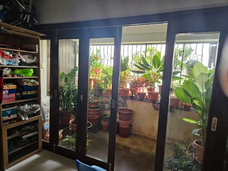 213 Petir Road, 213 Petir Road, Dairy Farm / Bukit Panjang / Choa Chu Kang, 3 Bedrooms, 1,313 sqft, HDB Flat For Sale, by Madeline Kuah, 500245054 - Balcony - PropertyGuru.com.sg