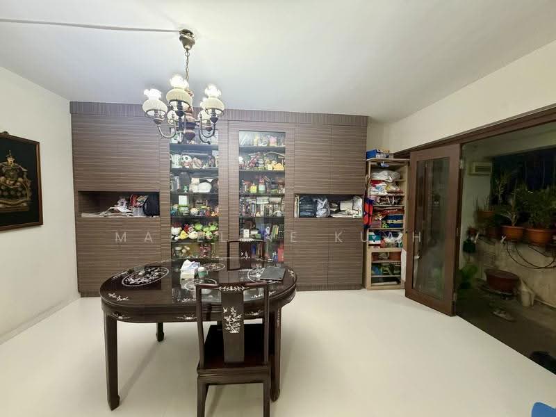 213 Petir Road, 213 Petir Road, Dairy Farm / Bukit Panjang / Choa Chu Kang, 3 Bedrooms, 1,313 sqft, HDB Flat For Sale, by Madeline Kuah, 500245054 - Dining Room - PropertyGuru.com.sg