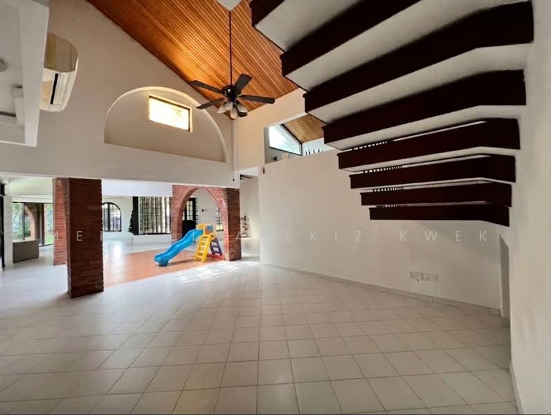 Spacious Resort Home in Chestnut GCBA with garden and swimming pool, Chestnut Crescent, 5 Bedrooms, 4,000 sqft, Detached House For Rent, by Meriell Alexiz Kwek, 500245065 - Living Room - PropertyGuru.com.sg