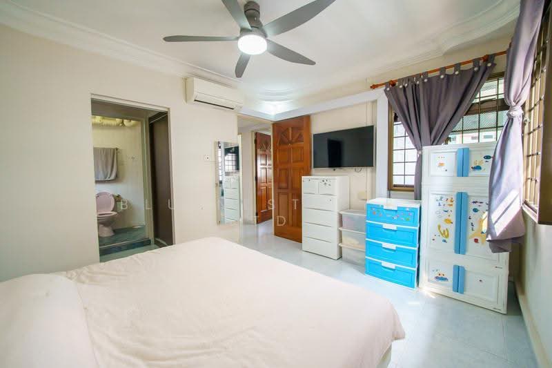 156 Jalan Teck Whye, 156 Jalan Teck Whye, 4 Bedrooms, 1,313 sqft, HDB Flat For Sale, by JOREEN LIM, 500245072 - Bedroom - PropertyGuru.com.sg