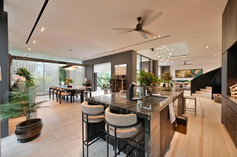 MAGNUM OPUS BUNGALOW WITH EVERYTHING, Tanglin / Holland / Bukit Timah, 8 Bedrooms, 9,996 sqft, Bungalow House For Sale, by Vernon Teo, 500245091 - Kitchen - PropertyGuru.com.sg