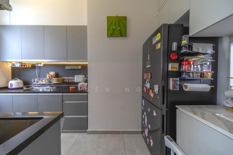Parkwood Residences, 208 Yio Chu Kang Road, 5 Bedrooms, 1,905 sqft, Condominium For Sale, by Ken Ng, 500245110 - Kitchen - PropertyGuru.com.sg