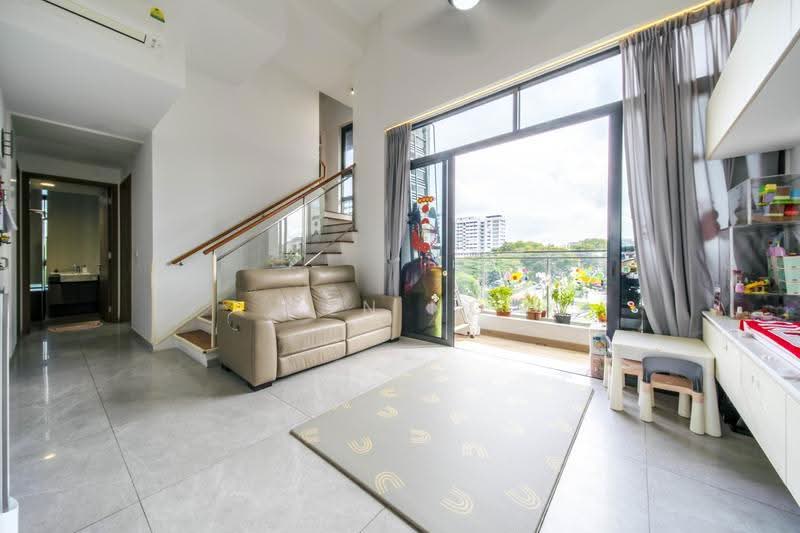 Parkwood Residences, 208 Yio Chu Kang Road, 5 Bedrooms, 1,905 sqft, Condominium For Sale, by Ken Ng, 500245110 - Living Room - PropertyGuru.com.sg