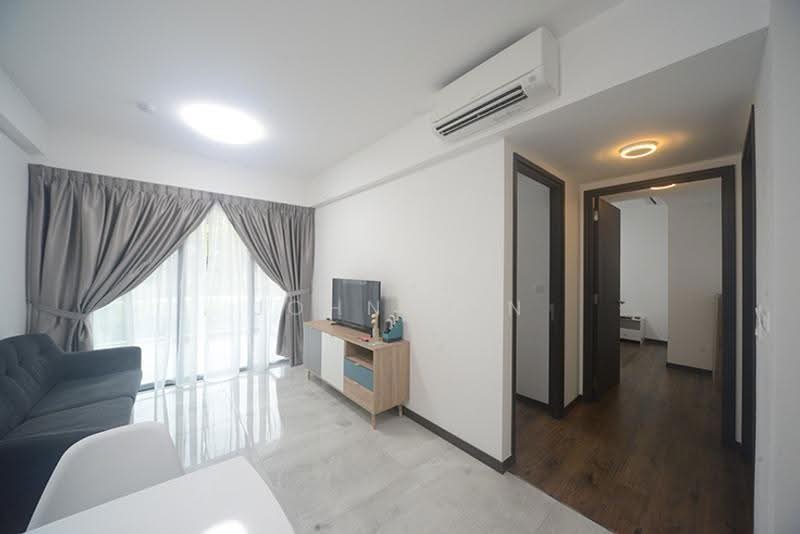 Lake Grande, 2 Jurong Lake Link, Boon Lay / Jurong / Tuas, 2 Bedrooms, 721 sqft, Condominium For Sale, by John Tan, 500245122 - Living Room - PropertyGuru.com.sg
